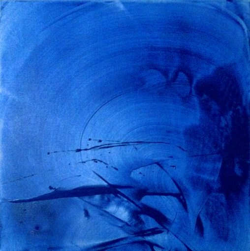 Blue volutes emerging art Blue pigments art Erica Hinyot - moving painting - abstract blue - depth Blue painting - immersion in art - contemporary art